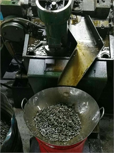 专业生产不锈钢自攻自钻钉3.5、4.2、4.8、5.5、6.3*125长