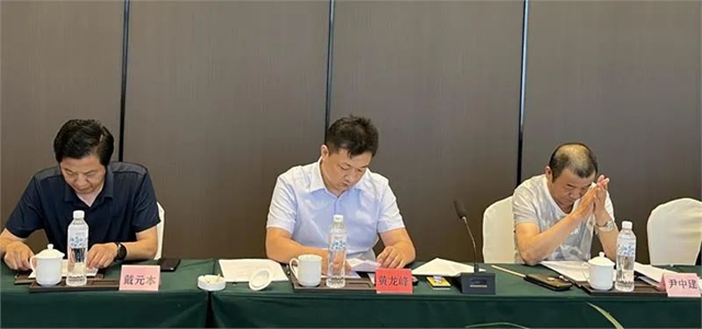 东台市紧固件行业协会召开2024年会长会�?.jpg