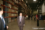中国代表团参观HTI仓库