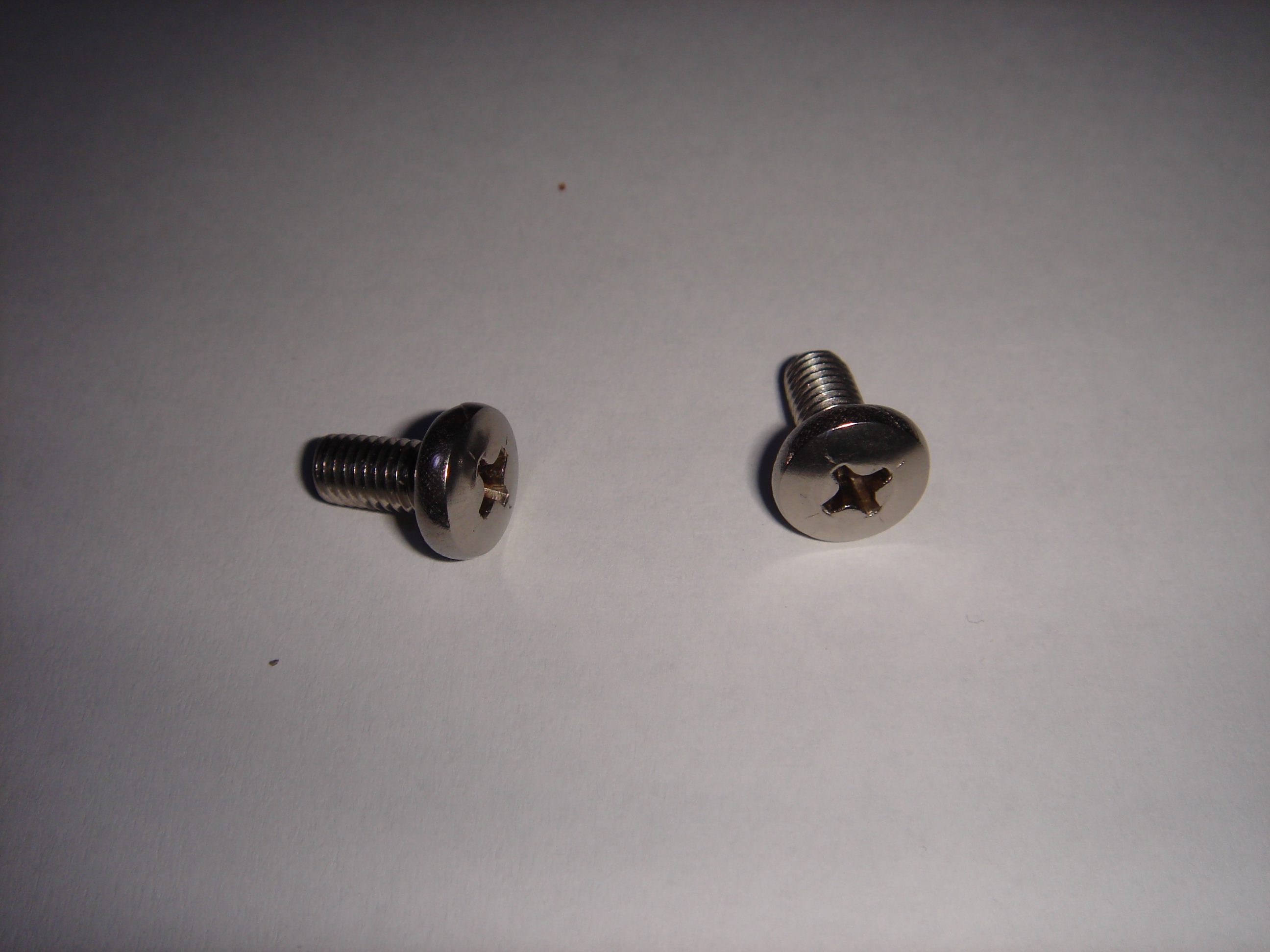 请教大家这只螺丝怎么做?